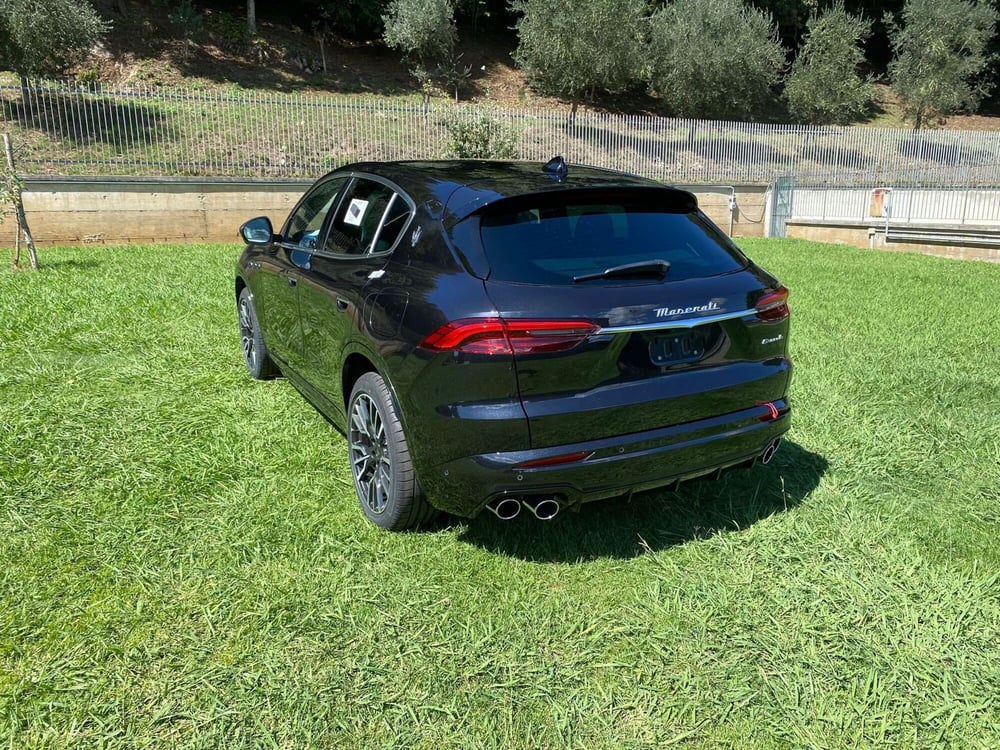 Maserati Grecale nuova a Salerno (4)
