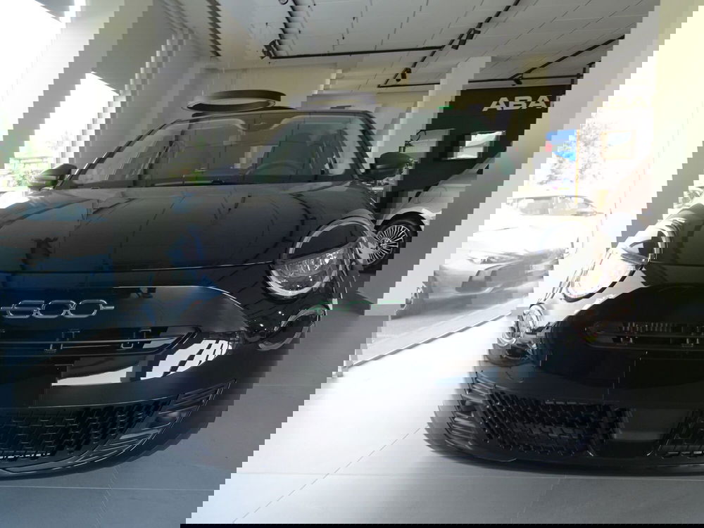 Fiat 600 nuova a Lucca (5)