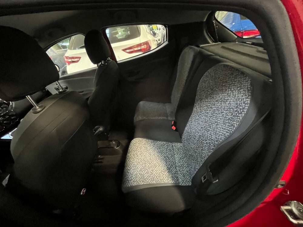 Lancia Ypsilon usata a Lucca (13)