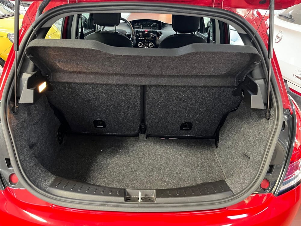 Lancia Ypsilon usata a Lucca (14)
