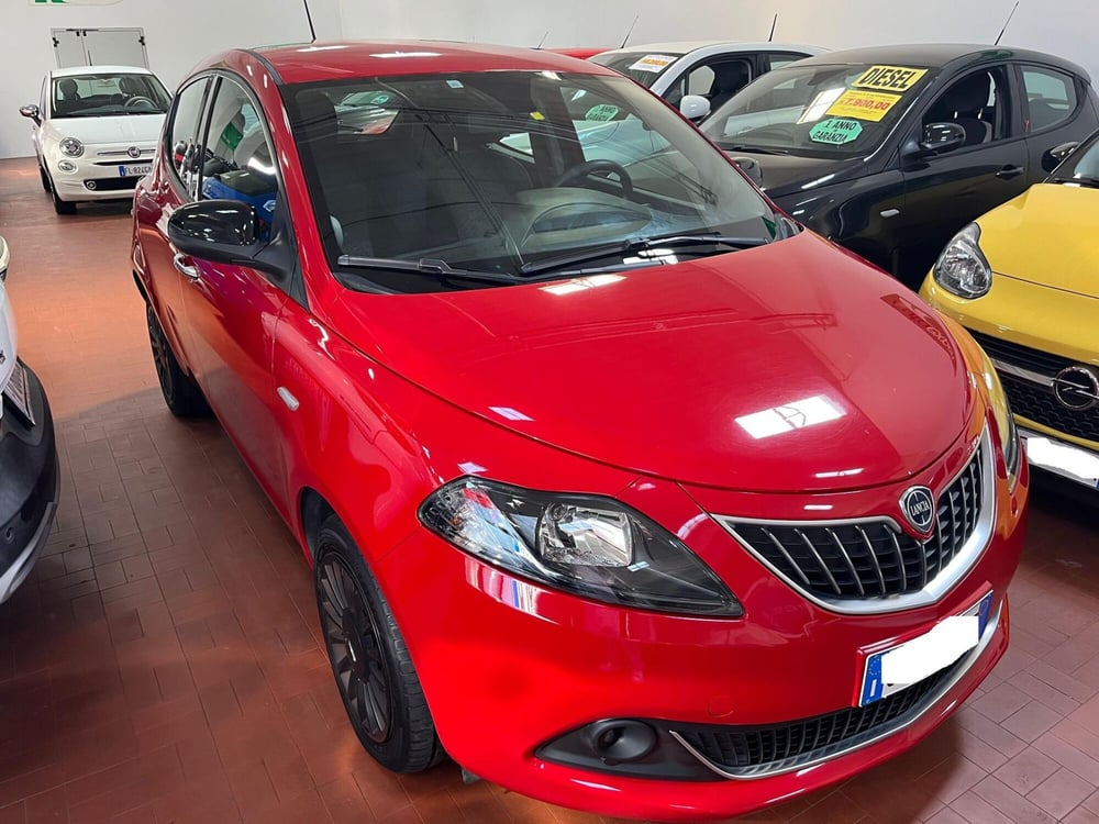 Lancia Ypsilon usata a Lucca (3)