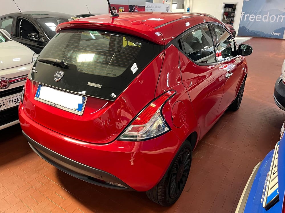Lancia Ypsilon usata a Lucca (5)