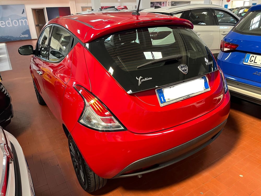 Lancia Ypsilon usata a Lucca (7)