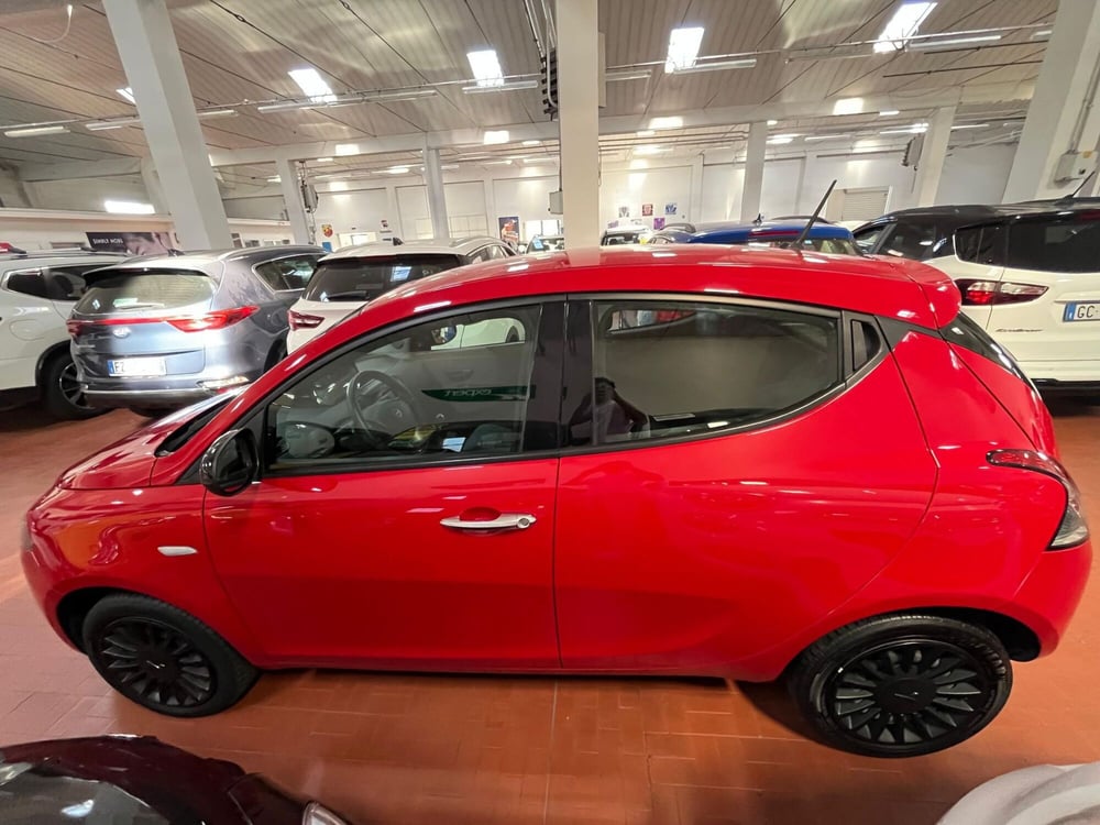 Lancia Ypsilon usata a Lucca (8)