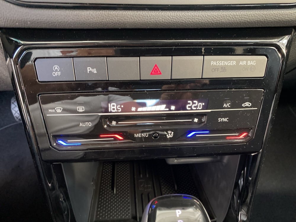 Volkswagen T-Cross nuova a Lodi (12)