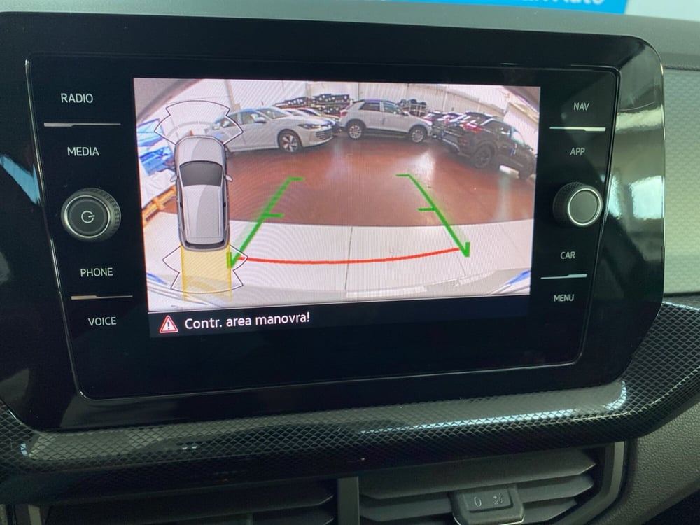 Volkswagen T-Cross nuova a Lodi (16)
