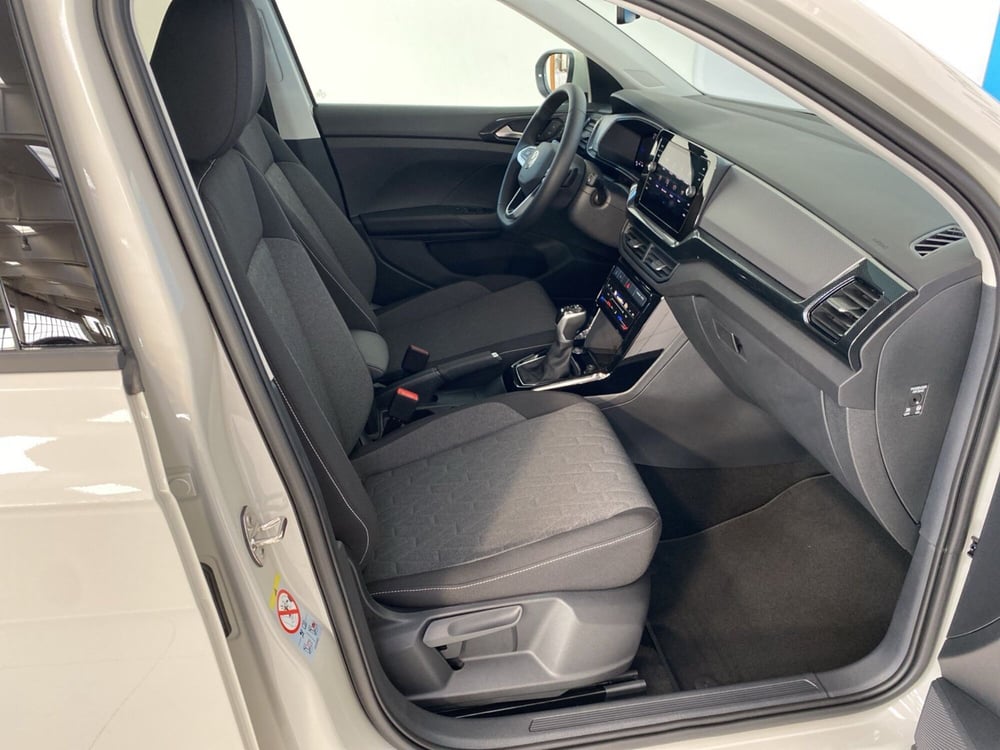 Volkswagen T-Cross nuova a Lodi (6)