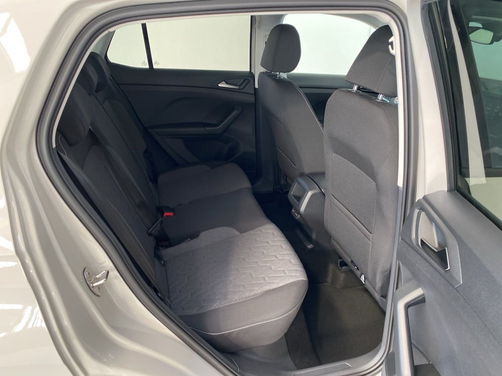 Volkswagen T-Cross nuova a Lodi (7)