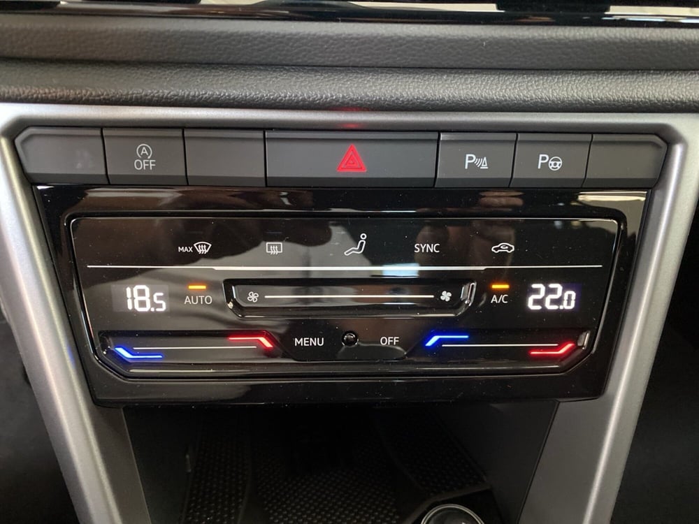 Volkswagen T-Roc nuova a Lodi (12)