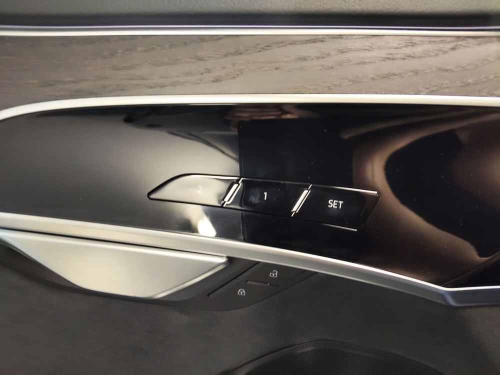 Audi A8 nuova a Modena (13)