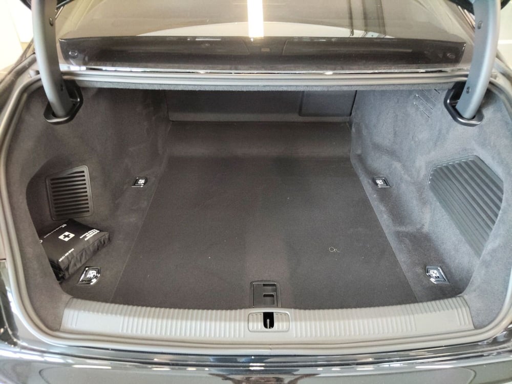 Audi A8 nuova a Modena (16)