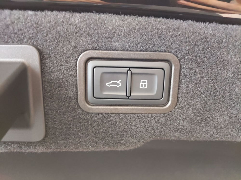 Audi A8 nuova a Modena (17)