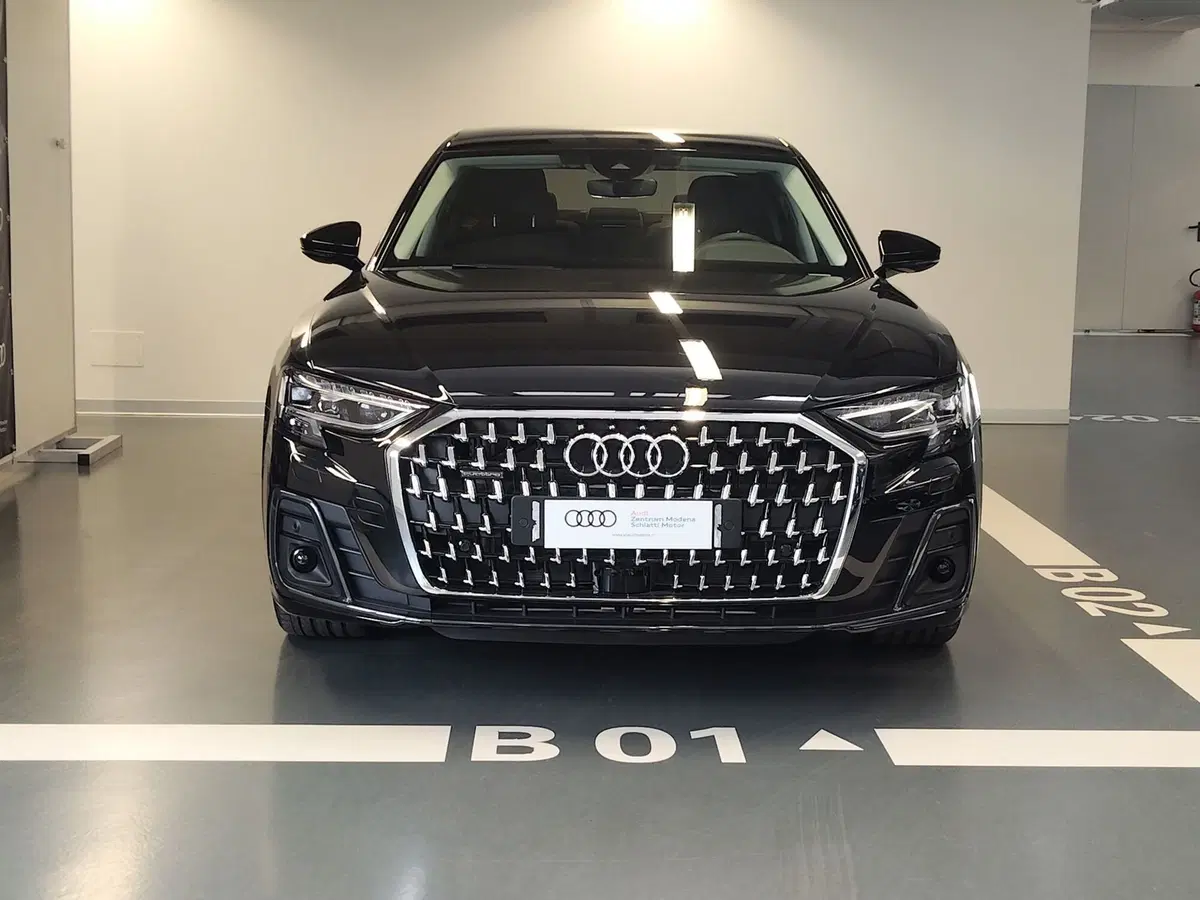 Audi A8 nuova a Modena (2)