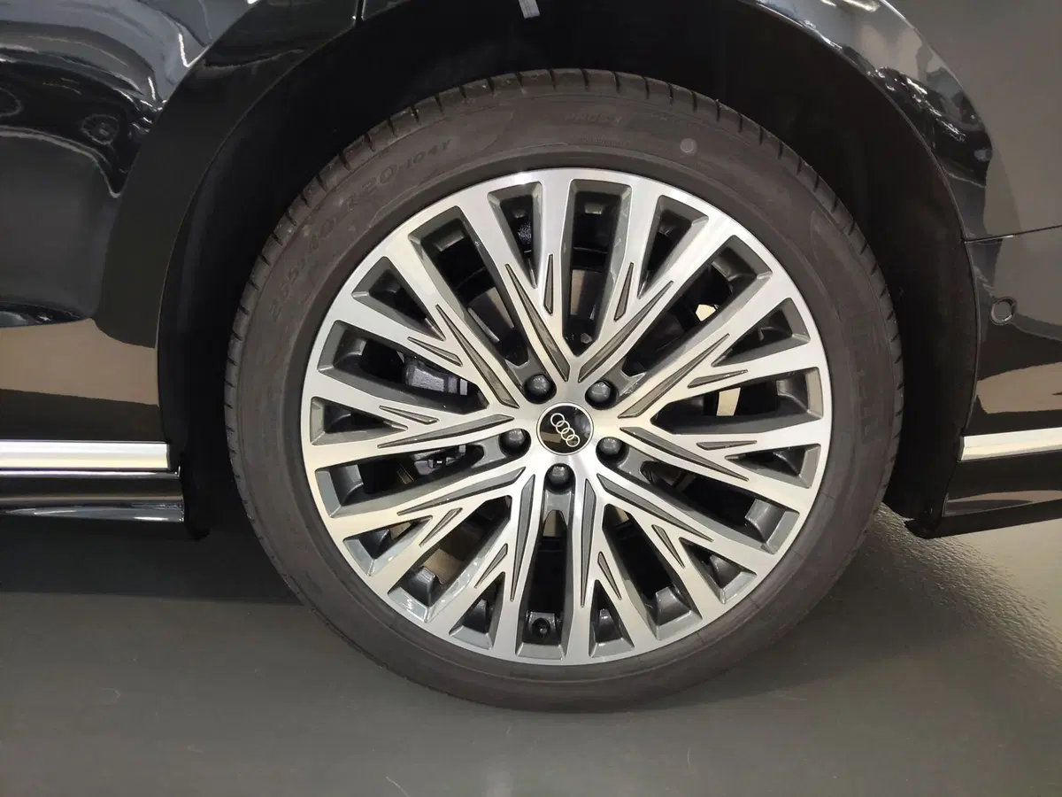 Audi A8 nuova a Modena (6)