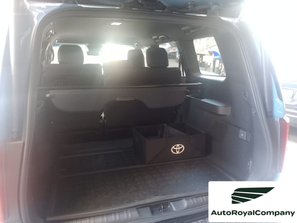 Toyota Land Cruiser nuova a Roma (6)