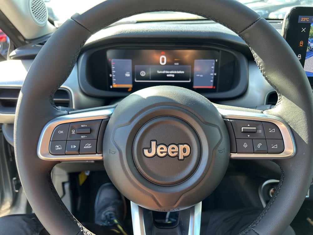 Jeep Avenger nuova a Roma (14)