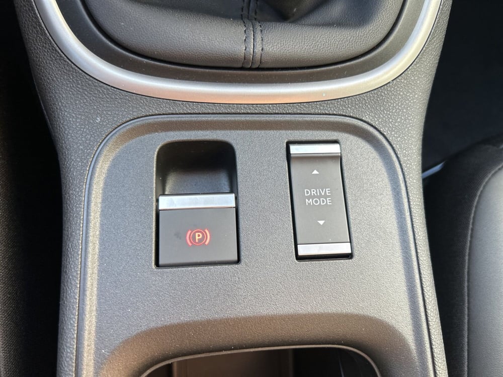 Jeep Avenger nuova a Roma (14)