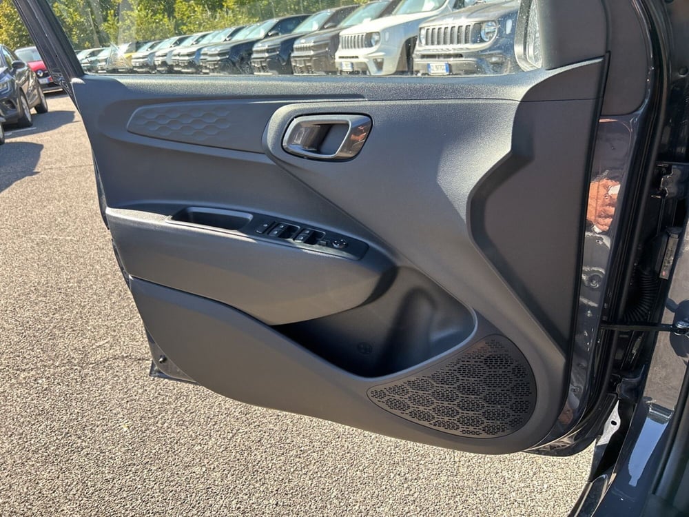 Hyundai i10 nuova a Roma (19)