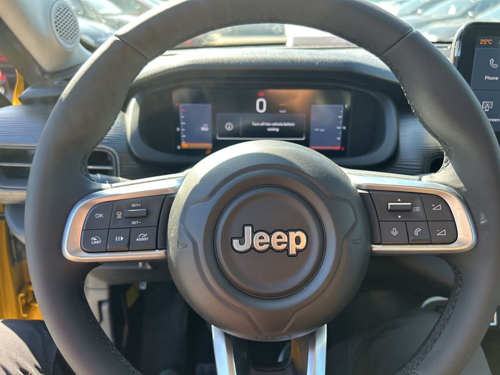 Jeep Avenger nuova a Roma (15)