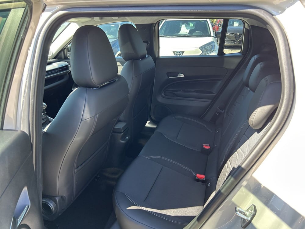 Jeep Avenger nuova a Roma (12)