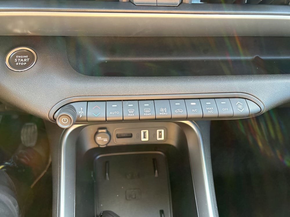 Jeep Avenger nuova a Roma (18)