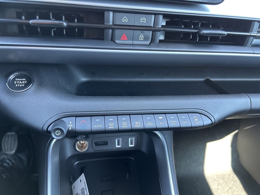 Jeep Avenger nuova a Roma (18)