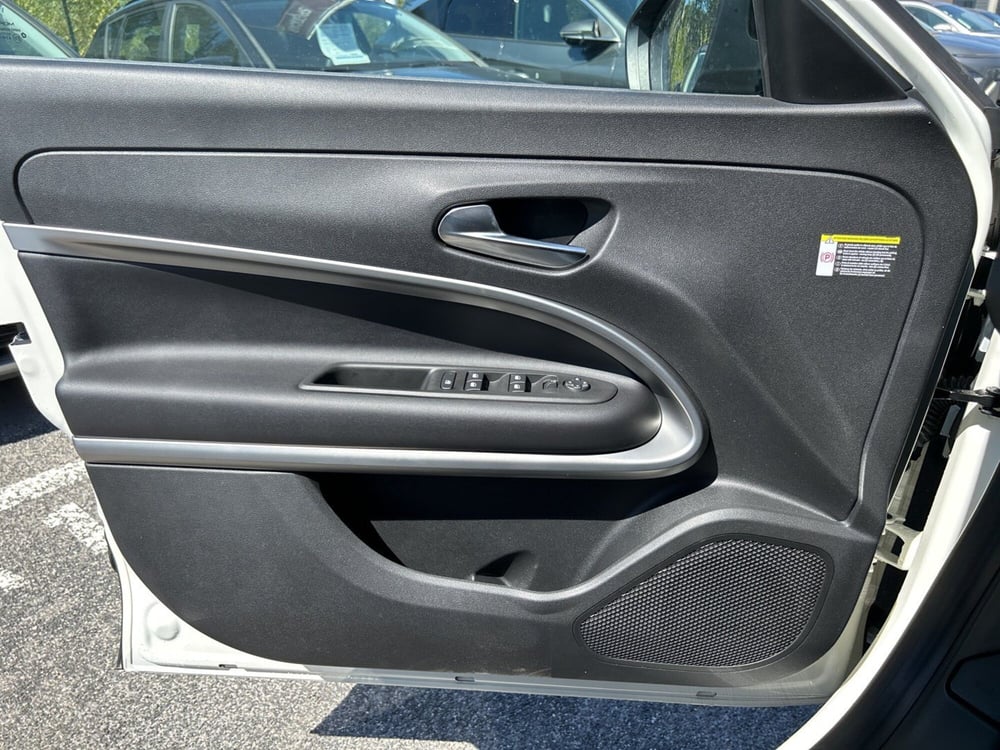 Jeep Avenger nuova a Roma (20)