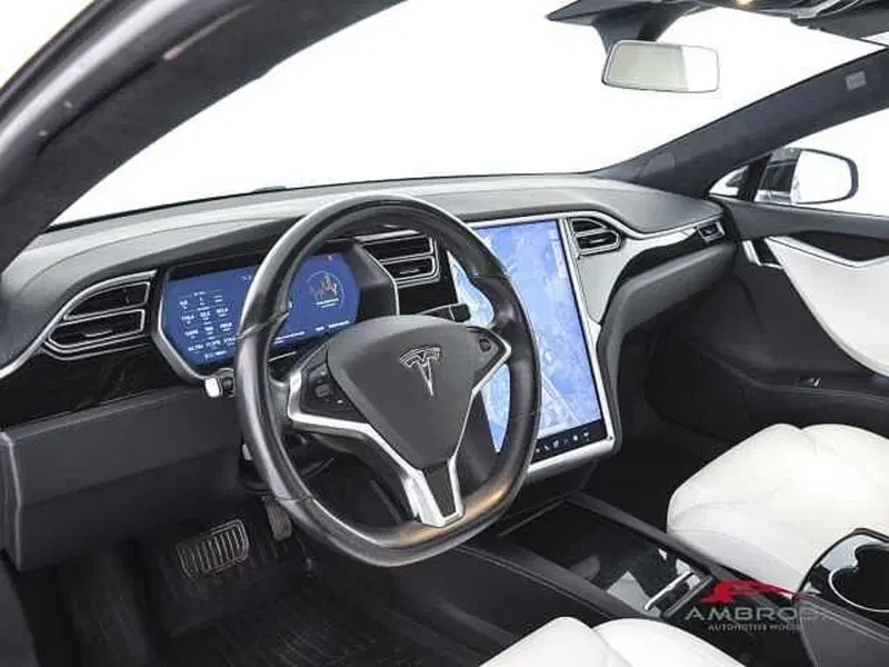 Tesla Model S usata a Perugia (8)