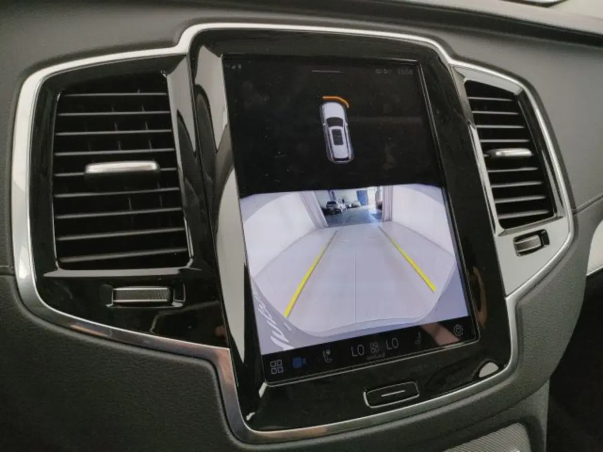 Volvo XC90 nuova a Modena (16)