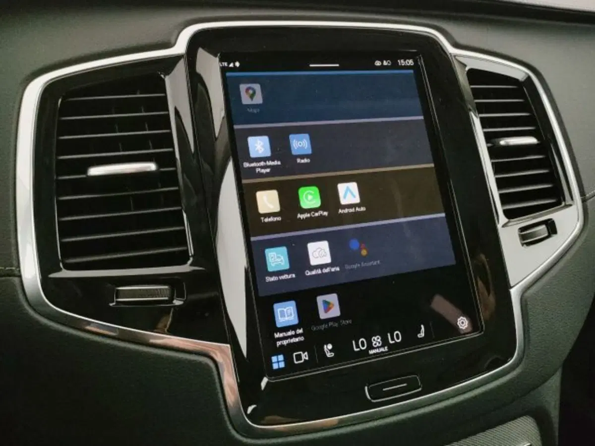 Volvo XC90 nuova a Modena (17)