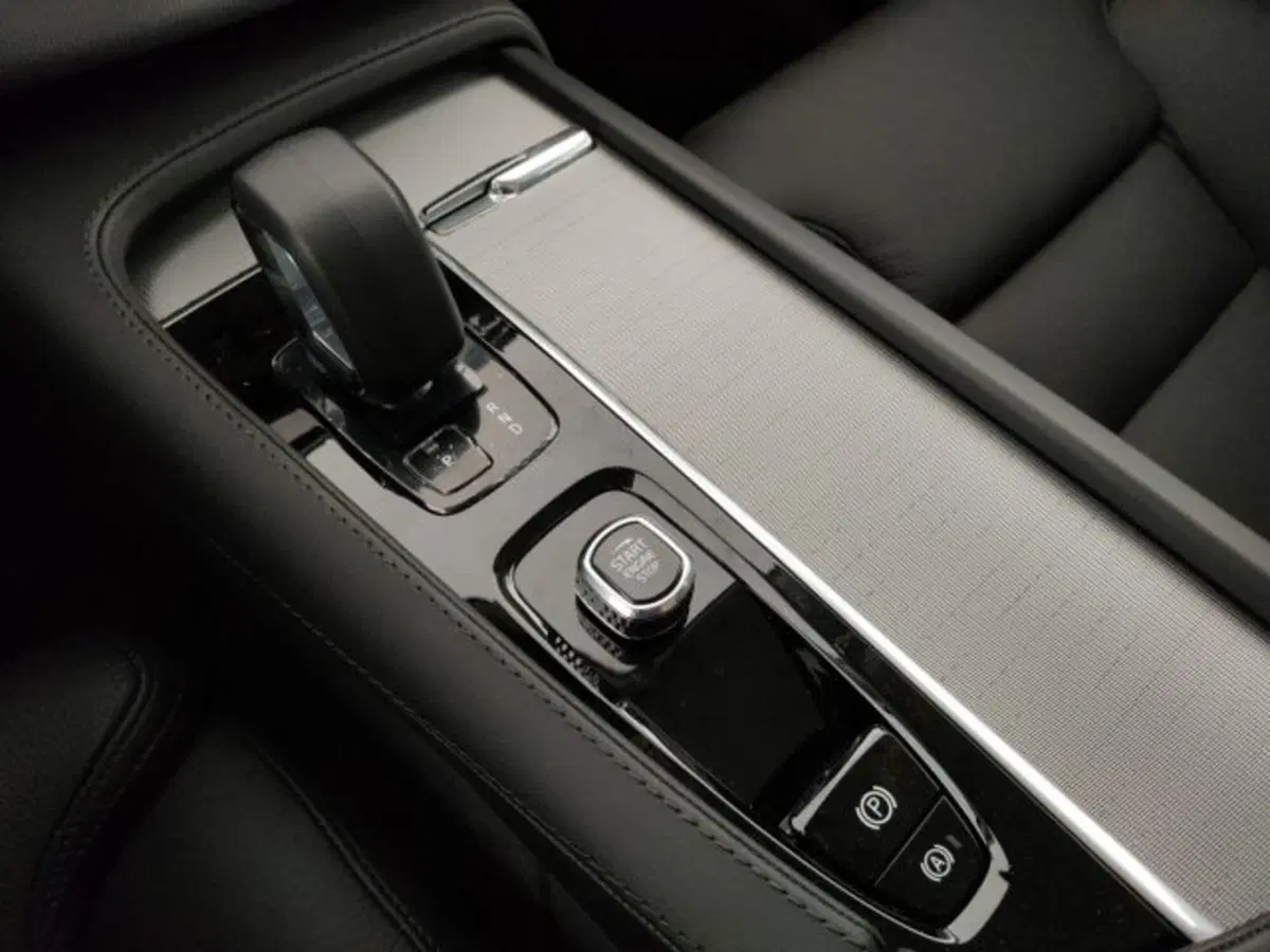 Volvo XC90 nuova a Modena (20)