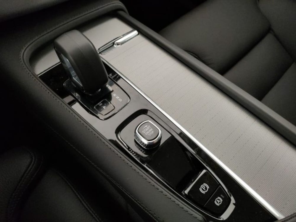 Volvo XC90 nuova a Modena (20)