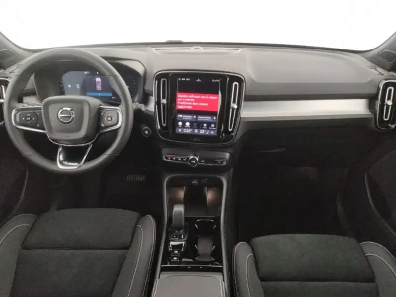 Volvo XC40 nuova a Modena (10)