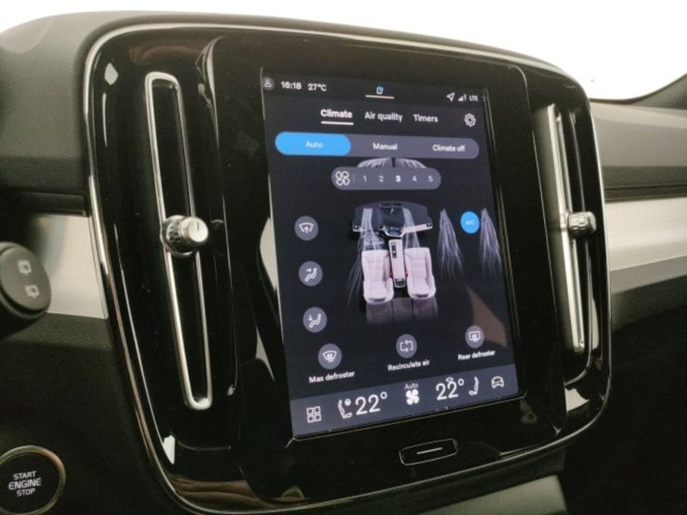 Volvo XC40 nuova a Modena (14)