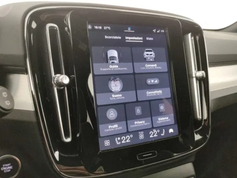 Volvo XC40 nuova a Modena (15)