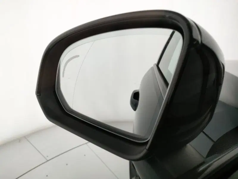 Volvo XC40 nuova a Modena (18)