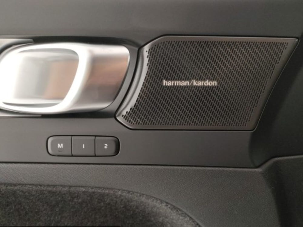 Volvo XC40 nuova a Modena (20)