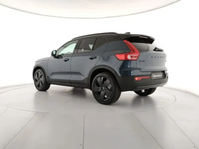 Volvo XC40 nuova a Modena (3)