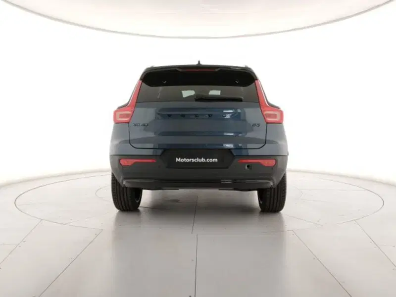 Volvo XC40 nuova a Modena (4)