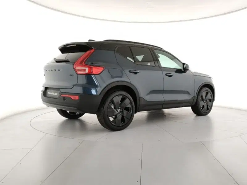 Volvo XC40 nuova a Modena (5)