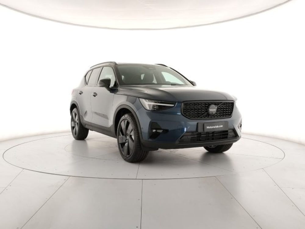 Volvo XC40 nuova a Modena (6)