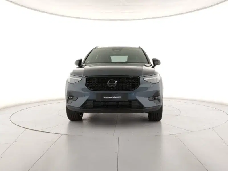 Volvo XC40 nuova a Modena (7)