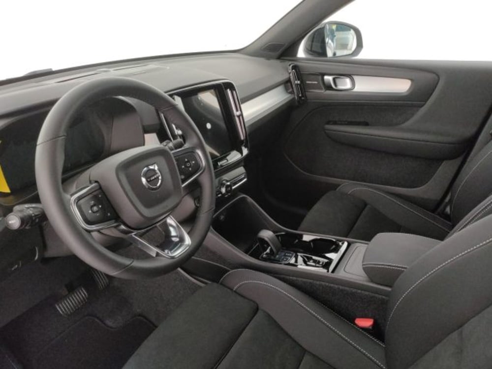 Volvo XC40 nuova a Modena (8)