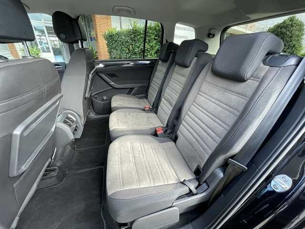 Volkswagen Touran usata a Torino (11)