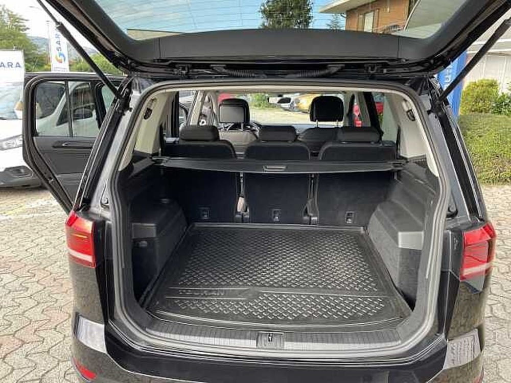 Volkswagen Touran usata a Torino (12)