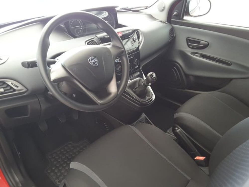 Lancia Ypsilon usata a Firenze (6)