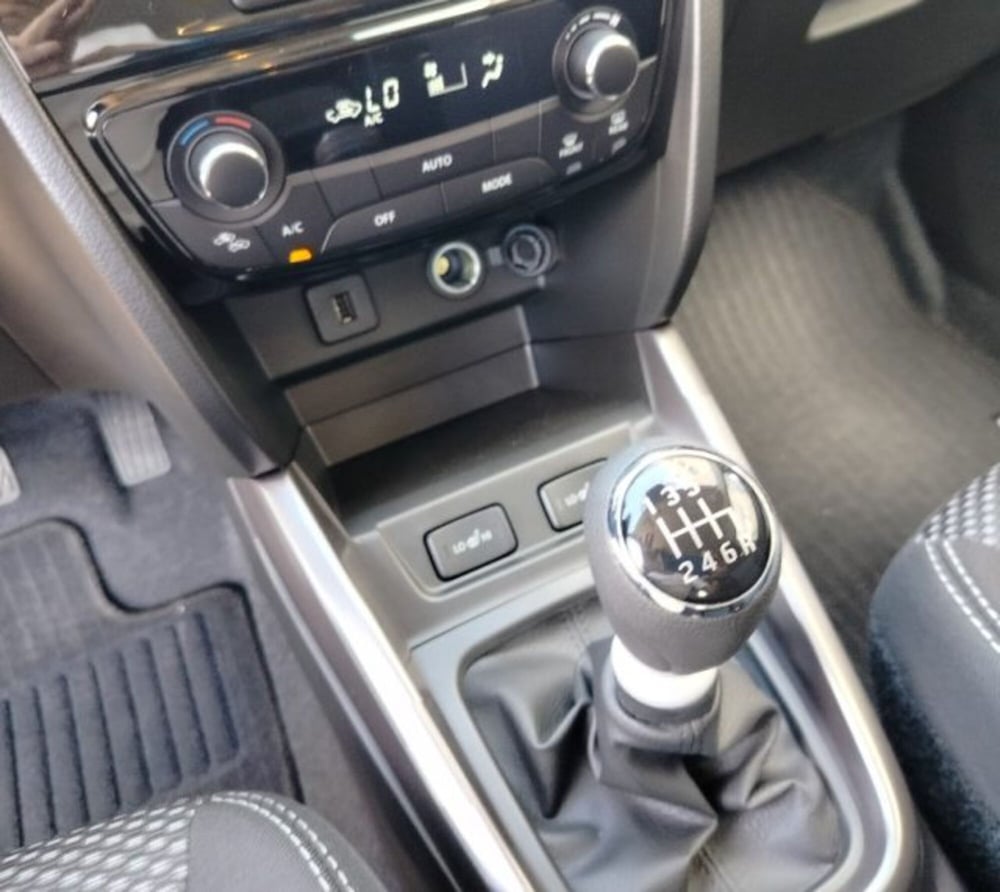 Suzuki Vitara nuova a Oristano (15)