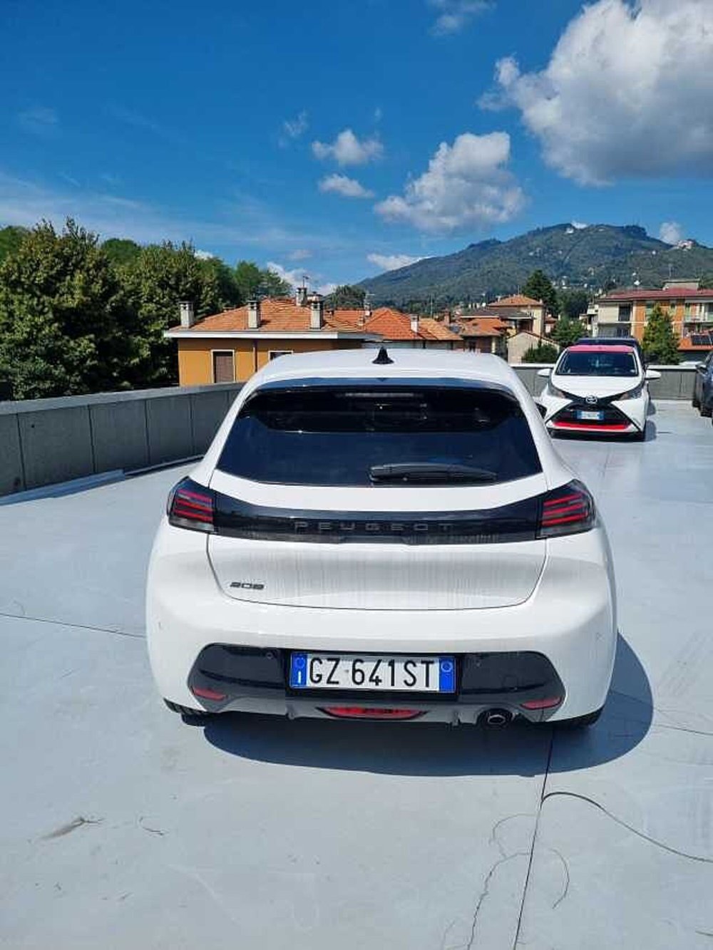 Peugeot 208 nuova a Varese (3)