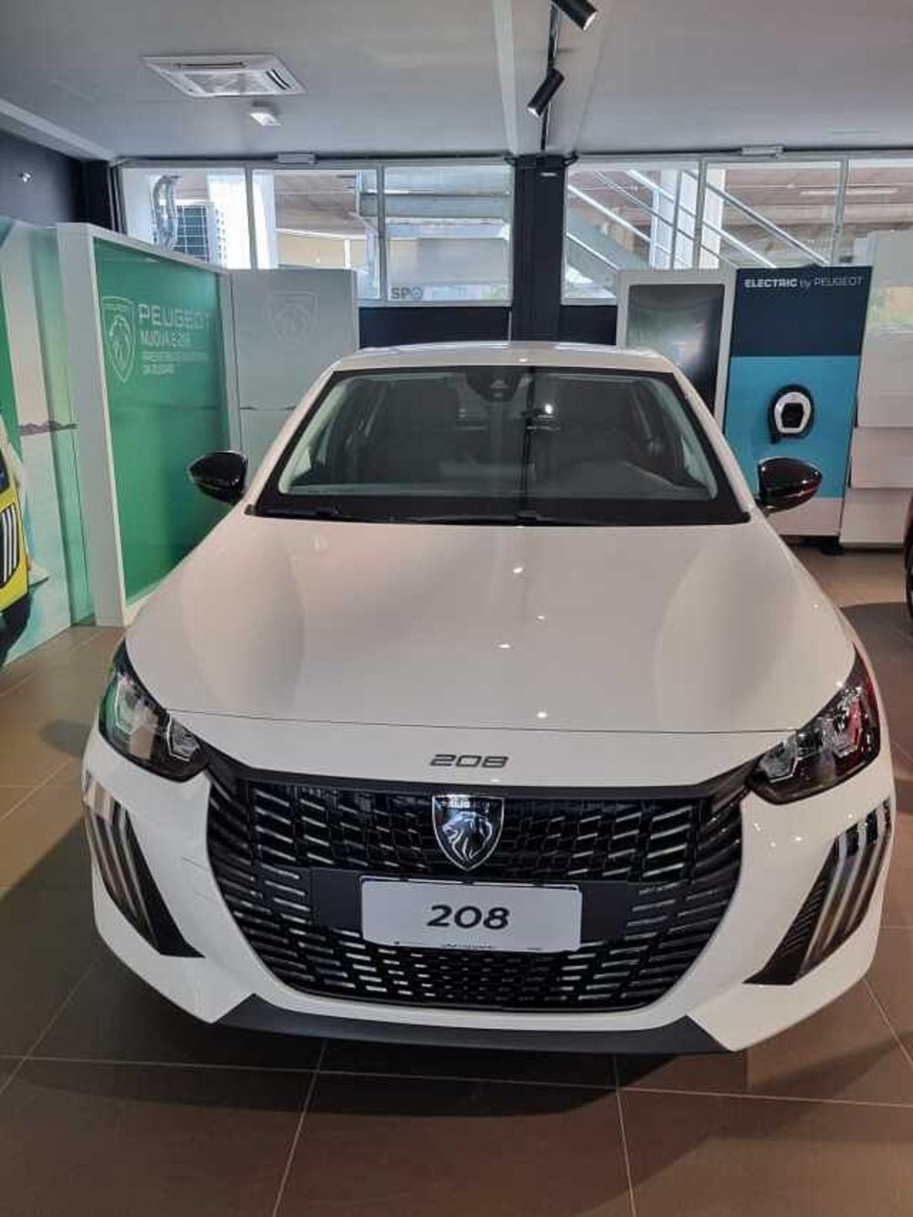 Peugeot 208 nuova a Varese