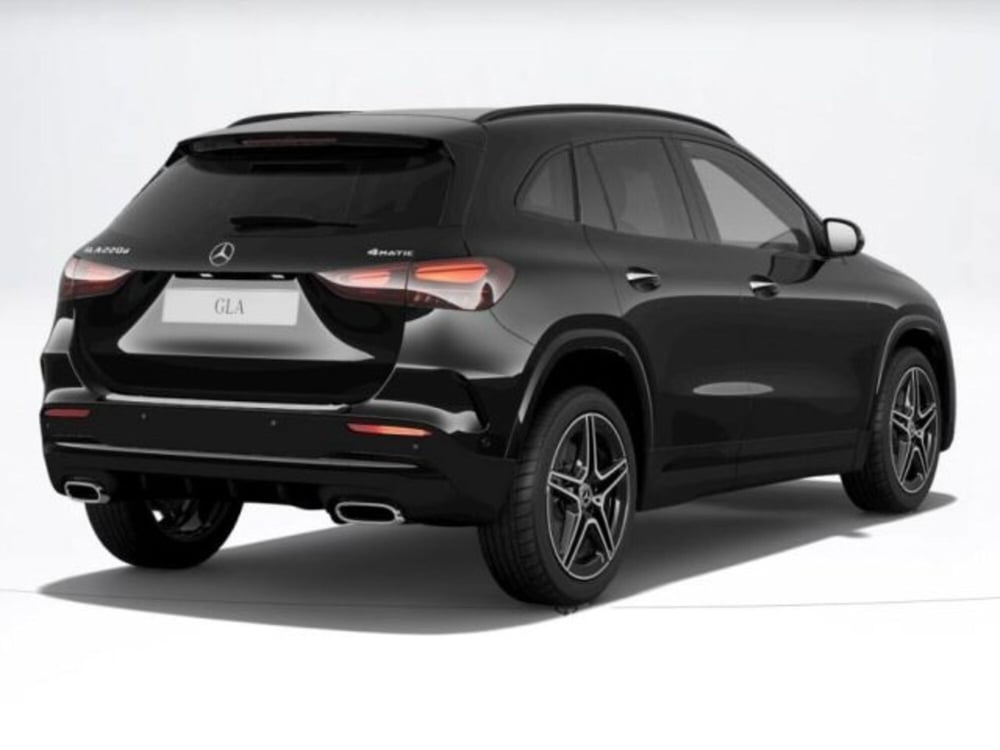 Mercedes-Benz GLA SUV nuova a Verona (2)